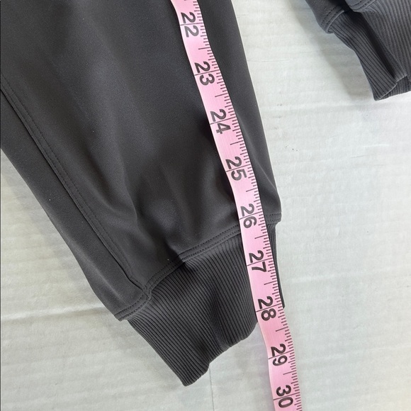 LULULEMON ATHLETIC PANTS STRETCH HIGH RISE FULL LENGTH GRAY JOGGER PANTS SZ 6 - Picture 9 of 11